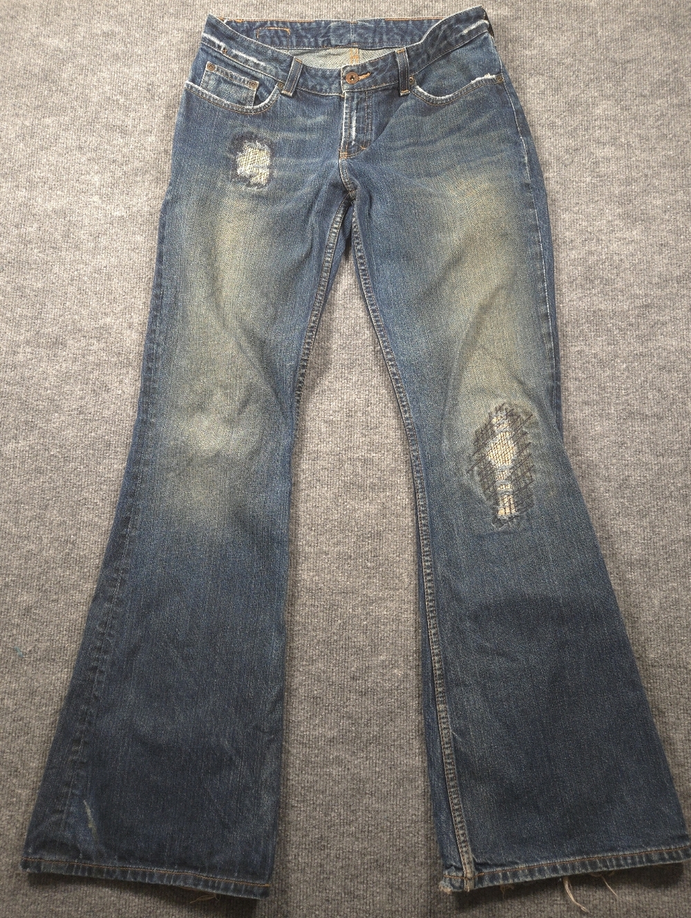 BKE Stella Slim Fit Low Rise Distressed Flare Jeans Medium Wash Y2K Denim 31x32
